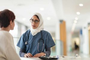 رشته های مختلف در پزشکی که مورد نیاز عمان است